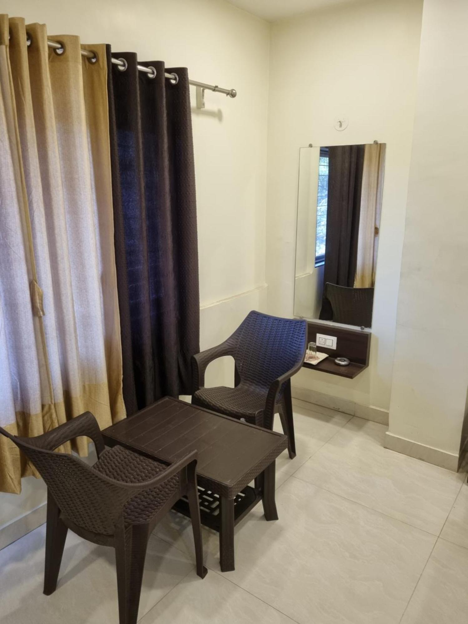 The Living Space Лонавла Екстер'єр фото