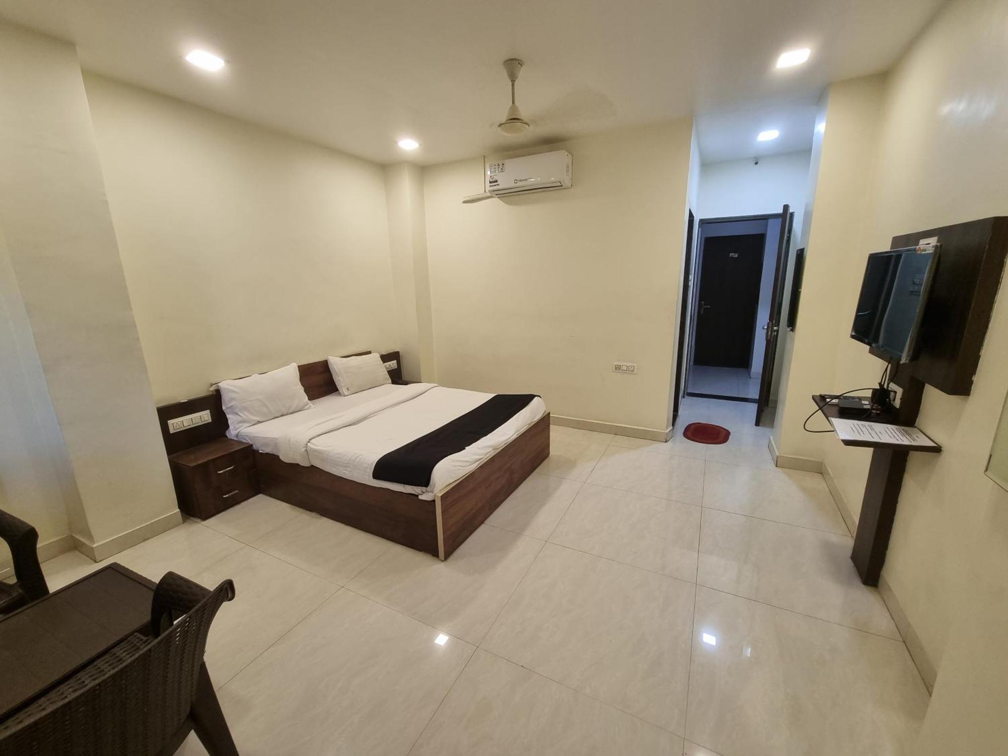 The Living Space Лонавла Екстер'єр фото