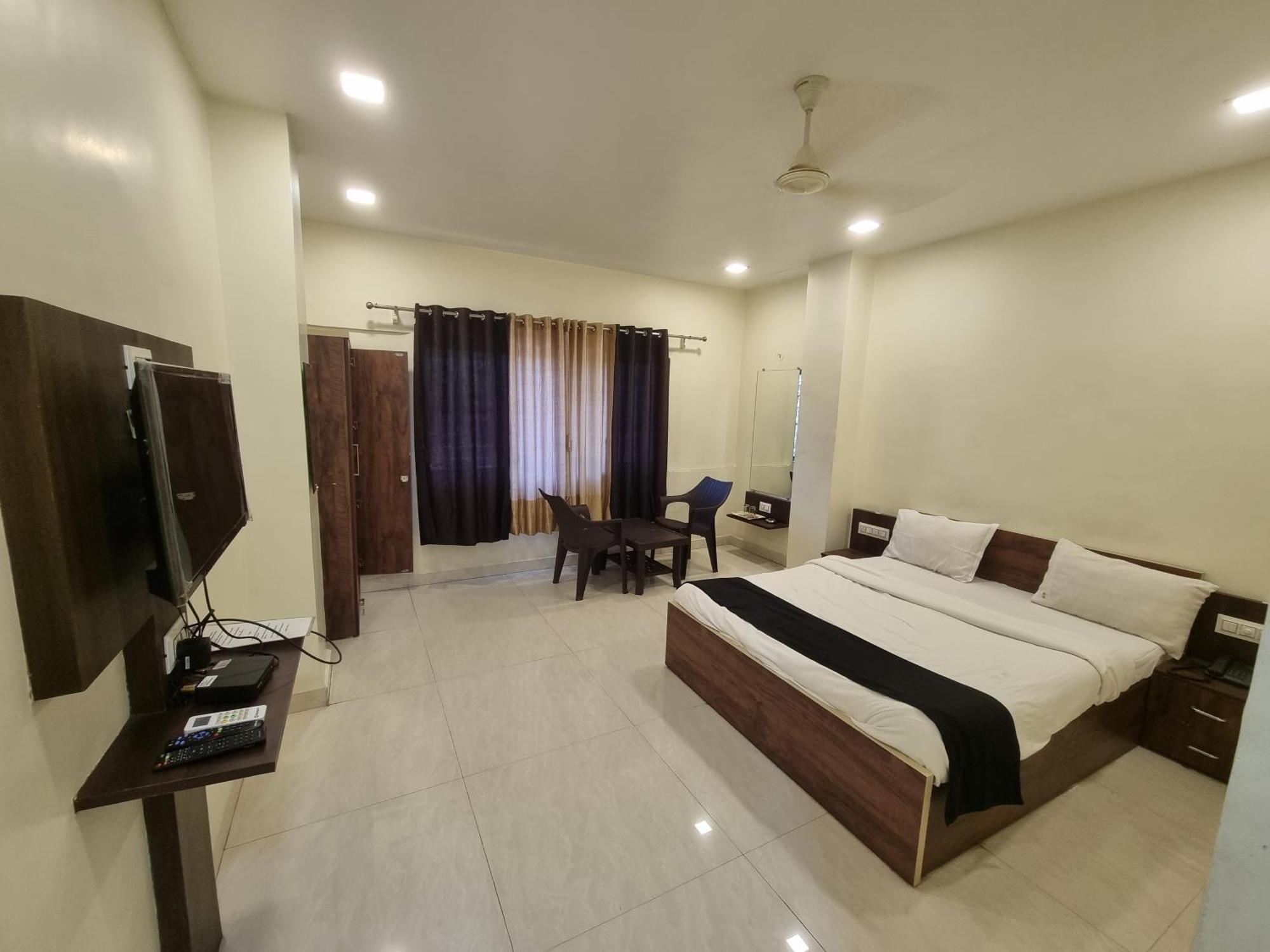 The Living Space Лонавла Екстер'єр фото